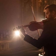 The Song of Names - La musica della memoria: Clive Owen durante una scena
