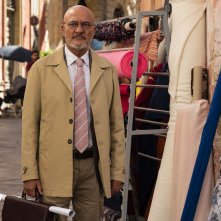 Cops - Una banda di poliziotti: Claudio Bisio nei panni del Commissario Cinardi