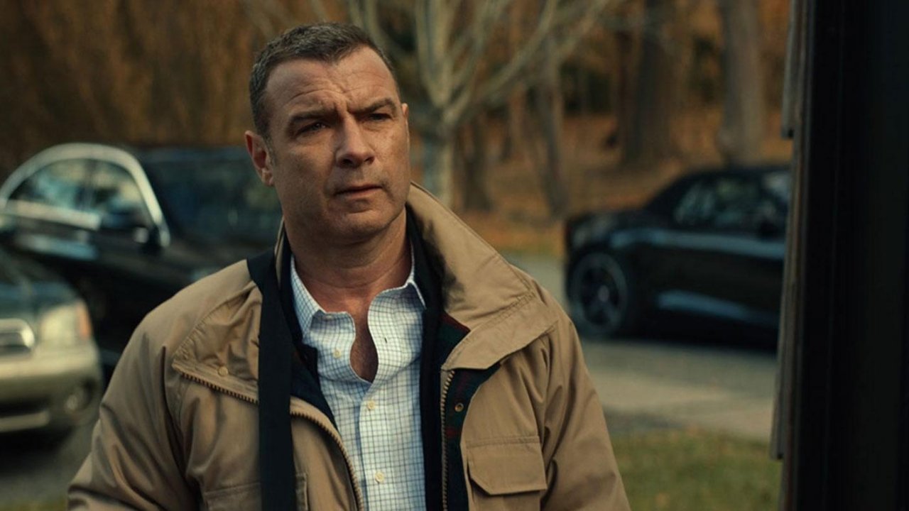 Liev Schreiber in una scena di Human Capital