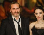 Rooney Mara e Joaquin Phoenix parlano per la prima volta del figlio River