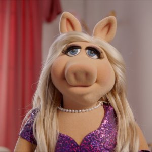 Ecco i Muppets: Miss Piggy in una scena