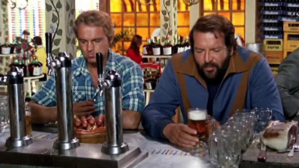 altrimenti ci arrabbiamo il segreto di bud spencer nella sfida birra e salsicce da Movieplayer.it altrimenti ci arrabbiamo il segreto di bud spencer nella sfida birra e salsicce