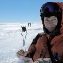 Fireball: Visitors from Darker Worlds, Clive Oppenheimer in una scena