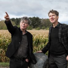 Fireball: Visitors from Darker Worlds, Clive Oppenheimer e Simon Schaffer in una scena