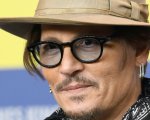 Johnny Depp segue Robert Downey Jr. su Instagram, ma snobba le altre star di Hollywood