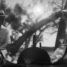 Mank: Gary Oldman e Amanda Seyfried in una scena