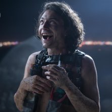 The Stand: Ezra Miller nella serie interpreta Pattume