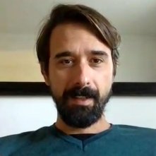 Io sono Vera: un primo piano di Davide Iacopini su zoom