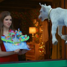 Noelle: Anna Kendrick in una sequenza