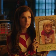 Noelle: Anna Kendrick in una scena