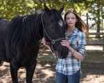 Black Beauty - Autobiografia di un cavallo, la recensione: una commovente amicizia nel film di Disney+