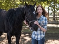 Black Beauty - Autobiografia di un cavallo, la recensione: una commovente amicizia nel film di Disney+