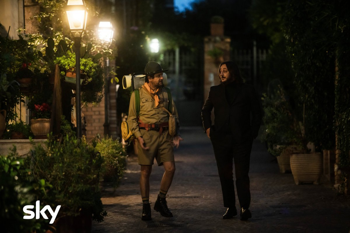 Ridatemi mia moglie il cast e le prime foto della commedia Sky Original con Fabio De Luigi Ridatemi mia moglie il cast e le prime foto della commedia Sky Original con Fabio De Luigi