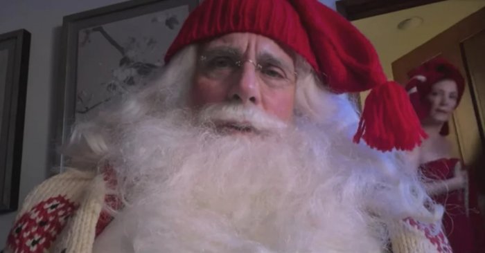Steve Carell diventa Babbo Natale in uno spot diretto da Craig Gillespie (video)