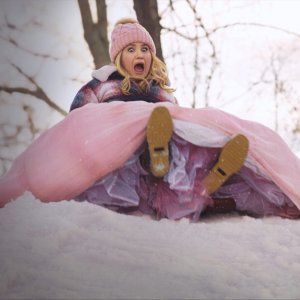 Fata Madrina cercasi: Jillian Bell in una scena