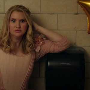 Fata Madrina cercasi: una scena con Jillian Bell