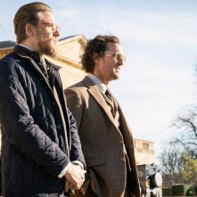 The Gentlemen: una scena con Charlie Hunnam e Matthew McConaughey