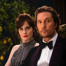 The Gentlemen: Matthew McConaughey e Michelle Dockery in una scena