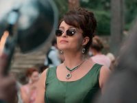 The Crown, Helena Bonham Carter: 'Netflix ha la responsabilità morale di dire al pubblico che è finzione'