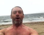 Hugh Jackman condivide un video dopo un tuffo a temperature glaciali