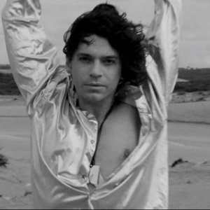 Mystify: Michael Hutchence: Michael Hutchence in una scena del documentario