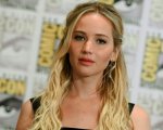 Jennifer Lawrence ringrazia i vigili del fuoco dopo l'incendio alla fattoria di famiglia