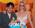 Sophie Turner pubblica foto inedite della gravidanza e del matrimonio su Instagram