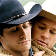 I segreti di Brokeback Mountain: Jake Gyllenhaal e Heath Ledger in un frame del film