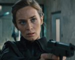 Sicario: Emily Blunt commenta la scelta di tagliare la scena iniziale originale