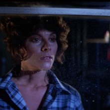 Adrienne Barbeau in una scena di Fog di John Carpenter