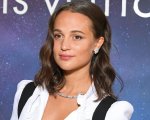 Alicia Vikander star di Irma Vep, la serie scritta da Olivier Assayas