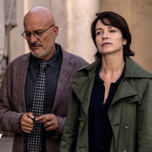 Cops - Una banda di poliziotti: Claudio Bisio e Stefania Rocca