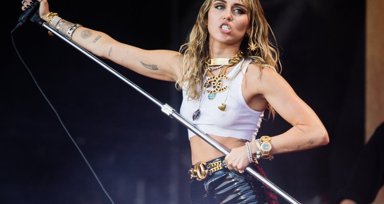 Miley Cyrus E La Sua Famiglia