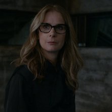 The Wilds: Rachel Griffiths in una scena della serie