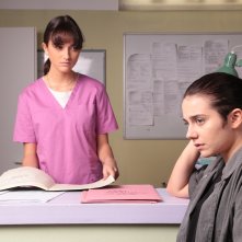 Mental: Greta Esposito e Martina Bonan in una scena
