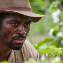 Antebellum: Tongayi Chrisa in una scena