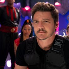 We Can Be Heroes: Pedro Pascal in una scena del film