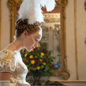 Bridgerton: Phoebe Dynevor nella serie Netflix