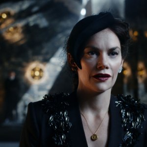 Queste oscure materie 2: Ruth Wilson in una scena