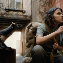Queste oscure materie 2: Dafne Keen in un momento della seconda stagione