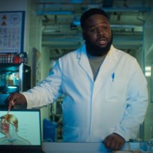 Death to 2020: Samson Kayo in una scena del film