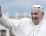 Papa Francesco ci ricasca: su Instagram nuovo like alla bomba sexy Margot Foxx