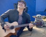 The Mandalorian 2: Robert Rodriguez e il “duetto” con Baby Yoda (VIDEO)