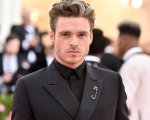 Cenerentola: Richard Madden fu costretto a nascondere i propri 'gioielli' nel costume