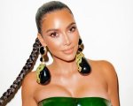 Kim Kardashian come Hulk: il suo outfit di Natale 'spacca' sui social
