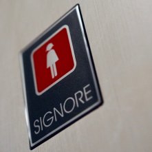 Nel bagno delle donne: una scena del film