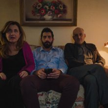 Nel bagno delle donne: Luca Vecchi, Paolo Triestino, Francesca Reggiani in una scena del film