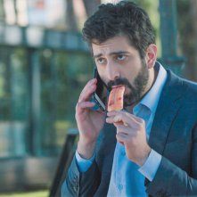 Nel bagno delle donne: una scena del film con Luca Vecchi