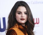 Selena Gomez contro Facebook: 'Se permette le bugie sui vaccini sarà responsabile di migliaia di morti'
