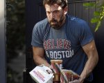 Ben Affleck: la disastrosa foto con i Dunkin' Donuts riassume il 2020